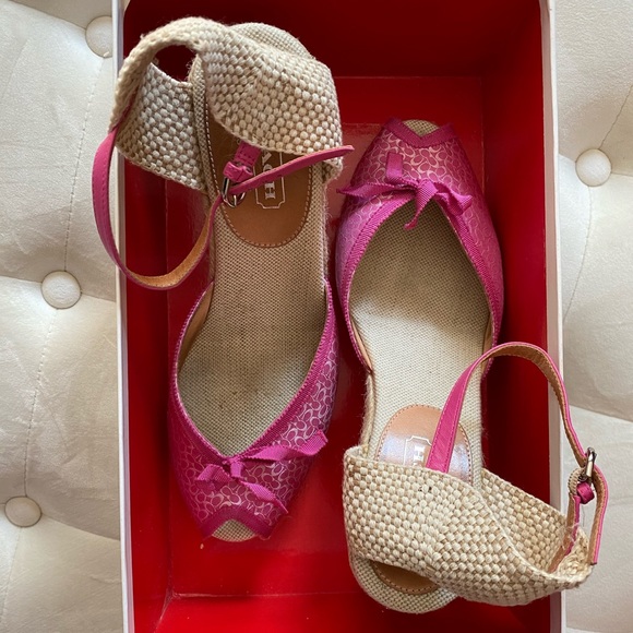 SOLD - WOMEN’S COACH FUSCHIA / PINK ESPADRILLES SIZE 9 - Picture 2 of 8